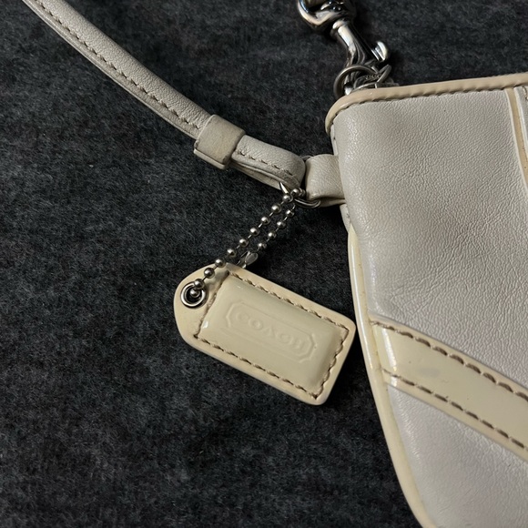 Coach Off-White Wristlet - Picture 3 of 4